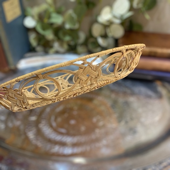 Vintage 10” Round Open Weave Woven Old World Basket Natural - Picture 5 of 9